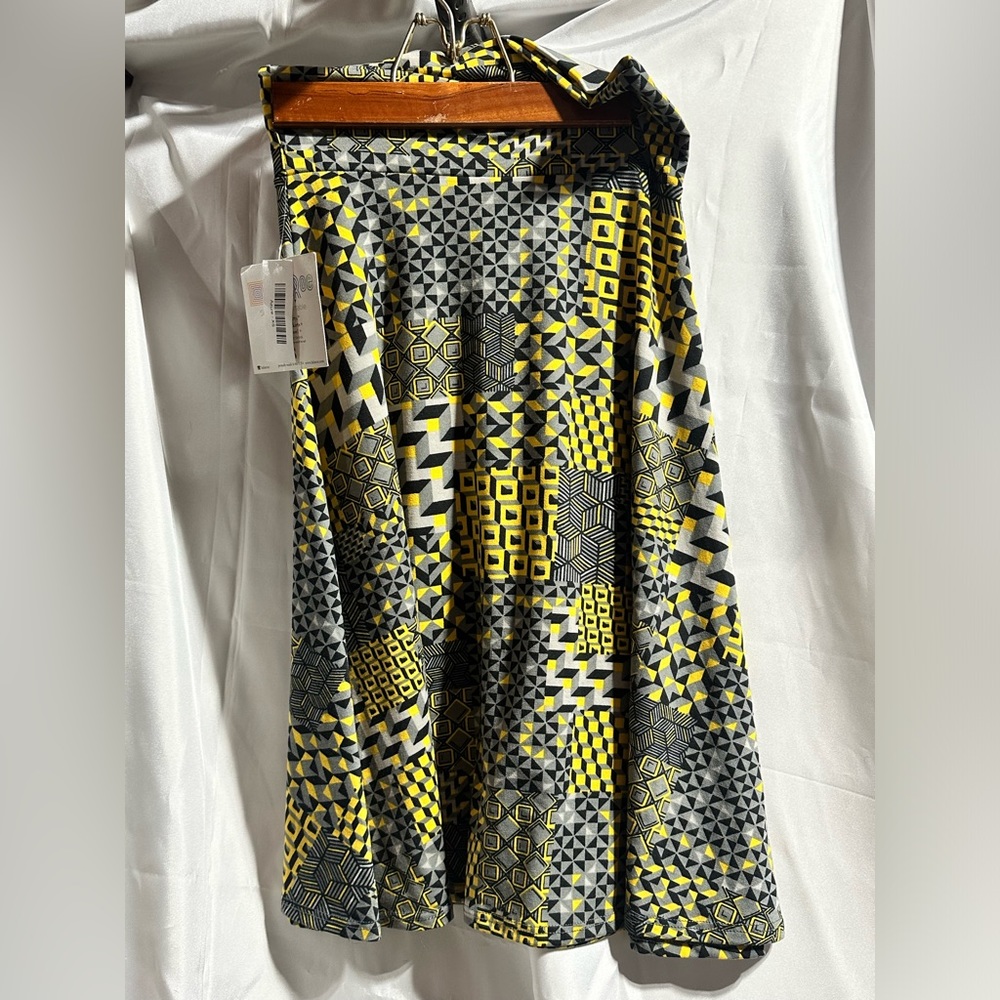 Lularoe knee length skirt